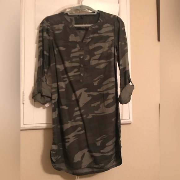 🆕NWOT Express Camo Print Minidress Sz XS - Picture 4 of 8